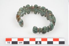 Foto von Bronzebuckelarmreif (NHMW-PRAE-026255)